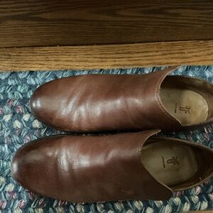 Women’s Frye slip on Brown Leather Ankle Boots